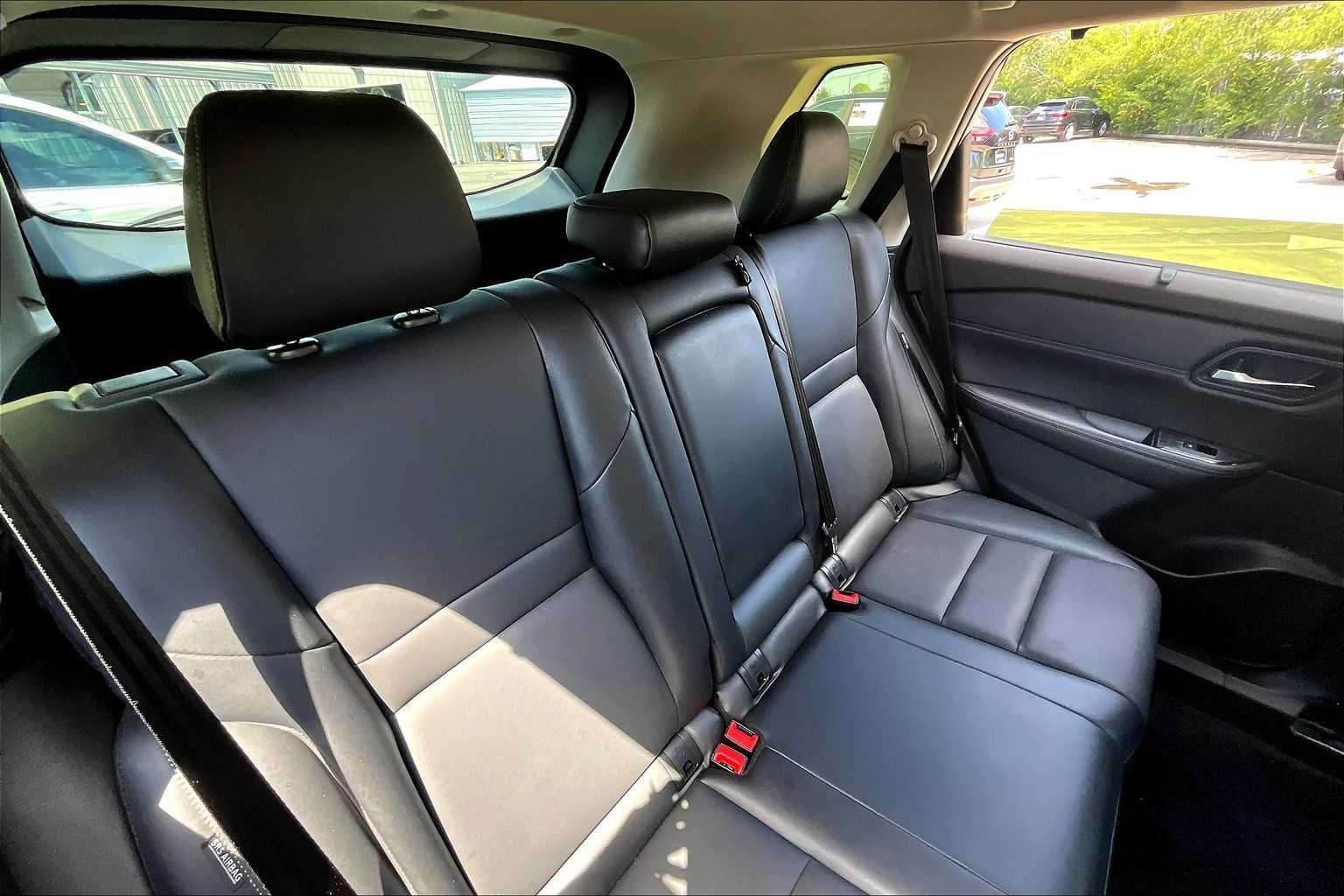 2023 Nissan Rogue SV photo 18