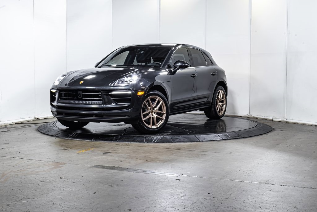 2023 Porsche Macan Base