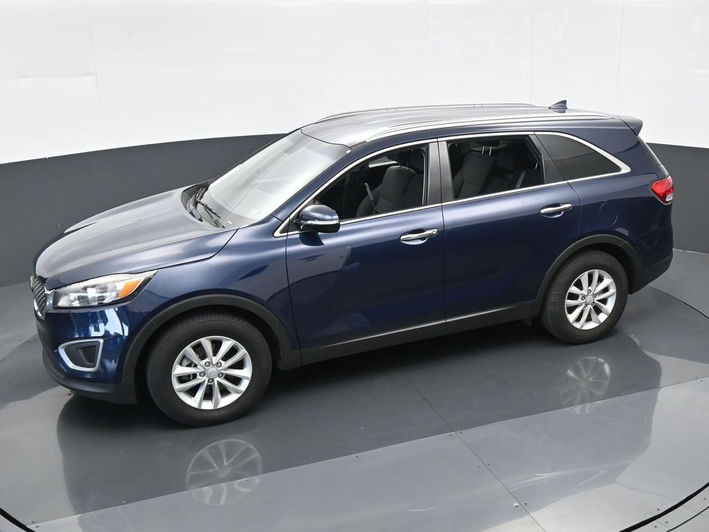 2018 Kia Sorento LX photo 2