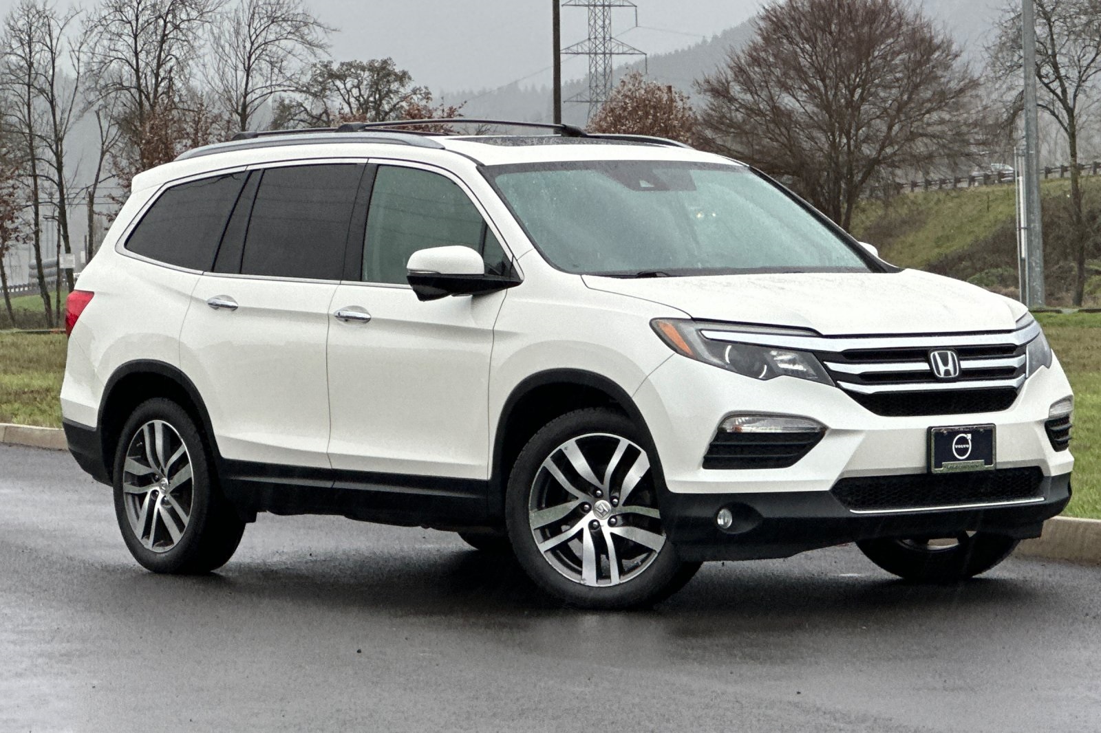 2017 Honda Pilot Touring's photo