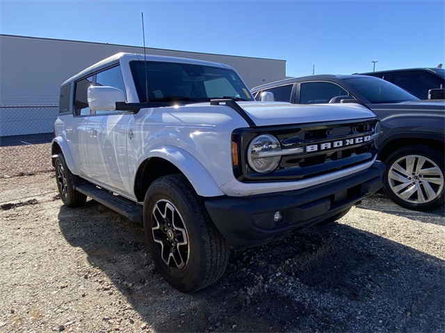 2023 Ford Bronco 4-Door Outer Banks's photo