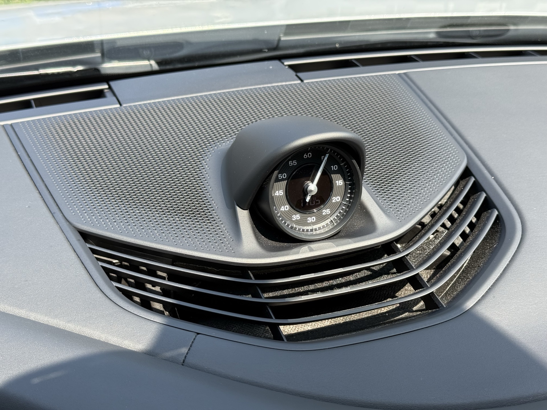 2023 Porsche Taycan Cross Turismo 4S photo 18