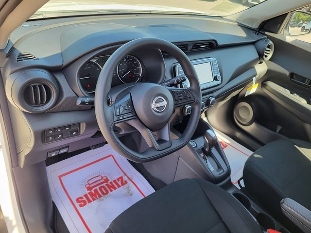 2025 Nissan Kicks Play S photo 10