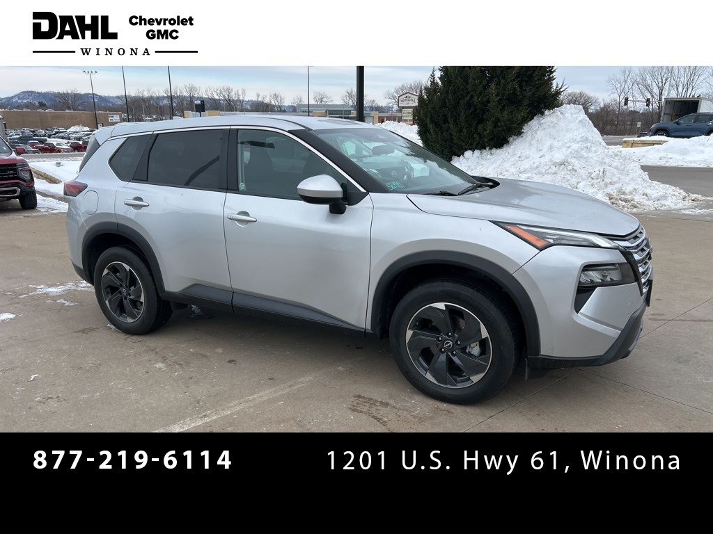 2024 Nissan Rogue SV's photo