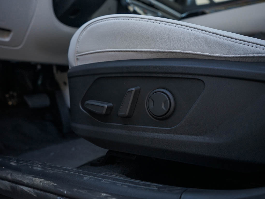 2025 Hyundai Tucson Hybrid Limited photo 18