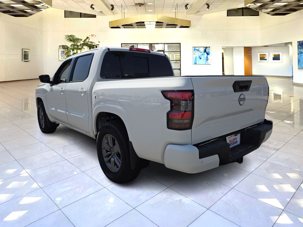 2025 Nissan Frontier Crew Cab SV photo 3