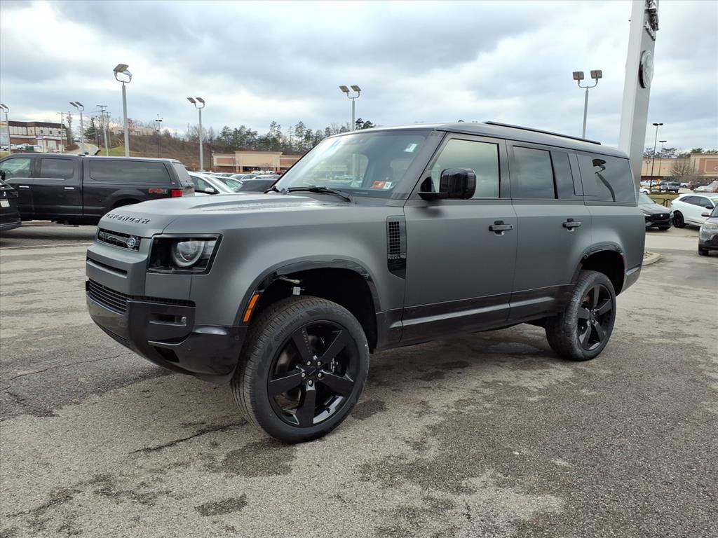 2026 Land Rover Defender V8's photo