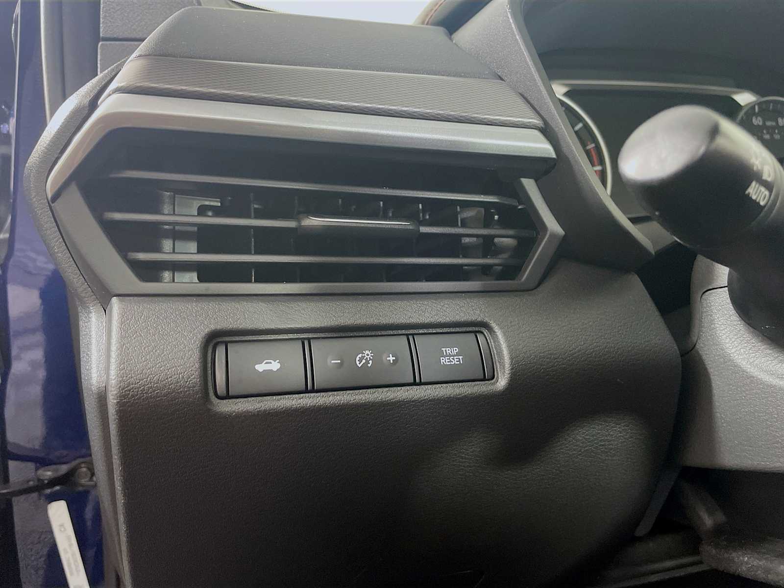 2023 Nissan Altima 2.5 SR photo 8
