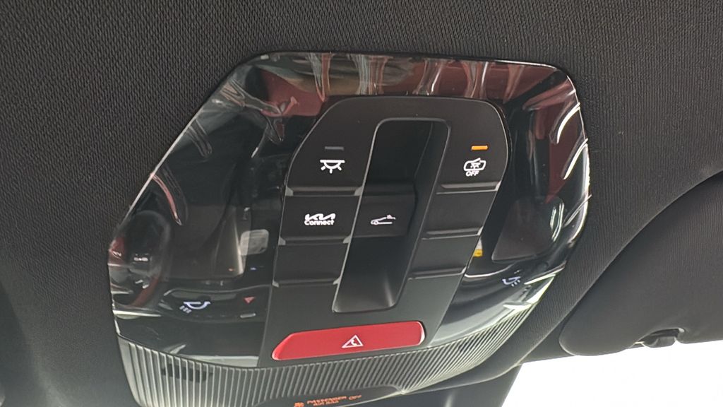 2025 Kia K4 GT-Line photo 25