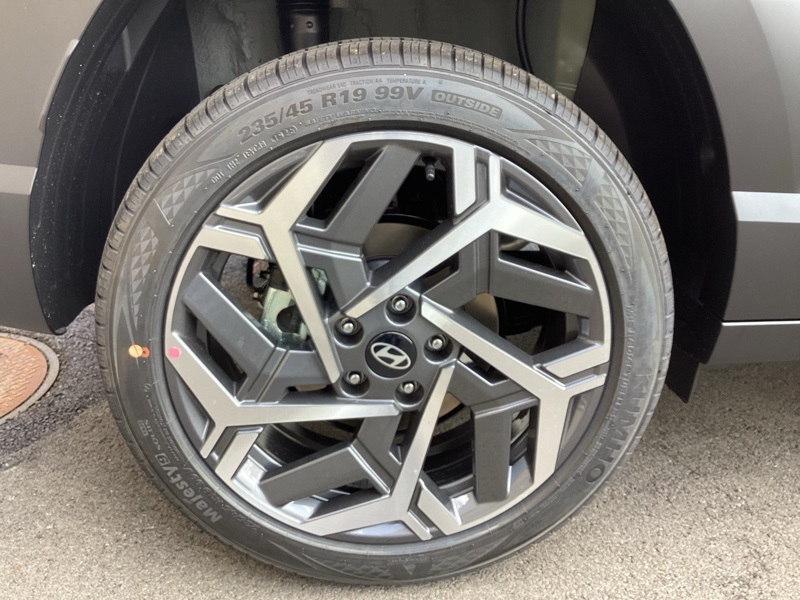 2026 Hyundai Kona SEL photo 9