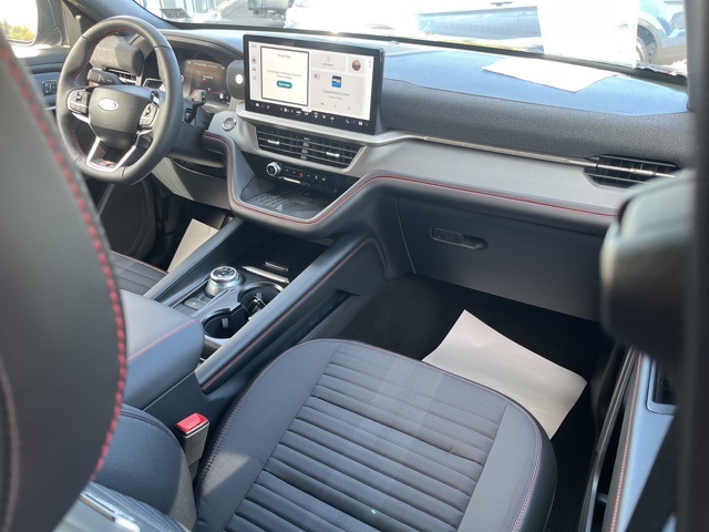 2025 Ford Explorer ST-Line photo 13