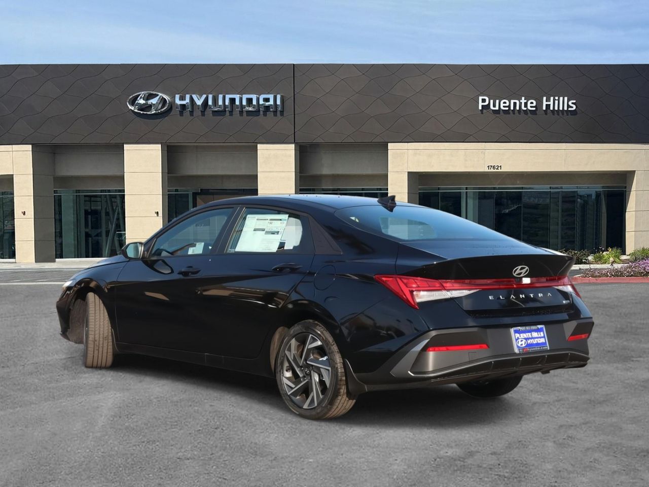 2025 Hyundai Elantra Hybrid SEL Sport photo 4