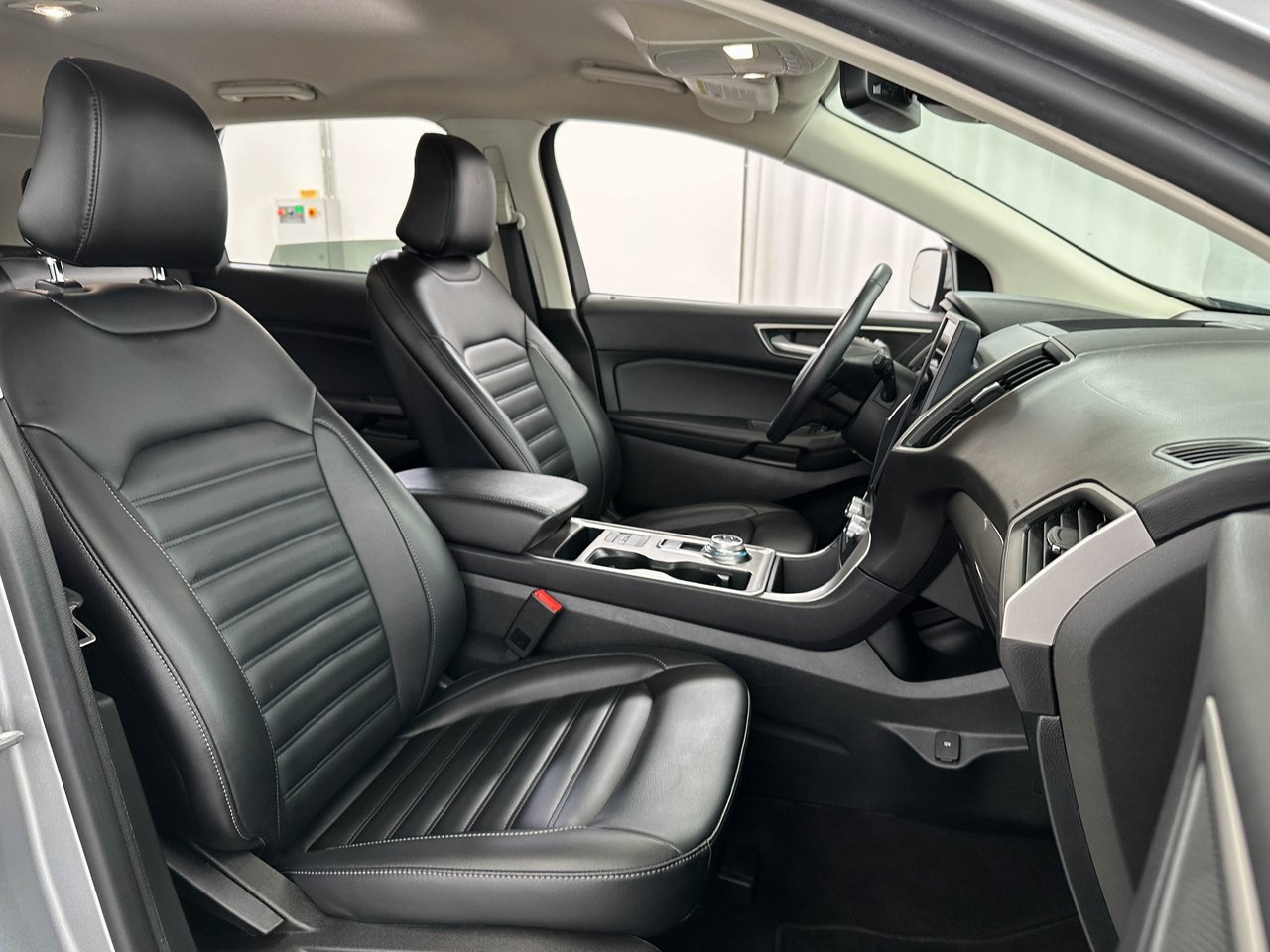 2023 Ford Edge SEL photo 18