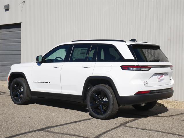 2025 Jeep Grand Cherokee Limited photo 3