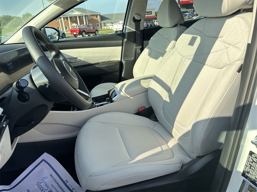 2025 Hyundai Tucson SEL photo 16