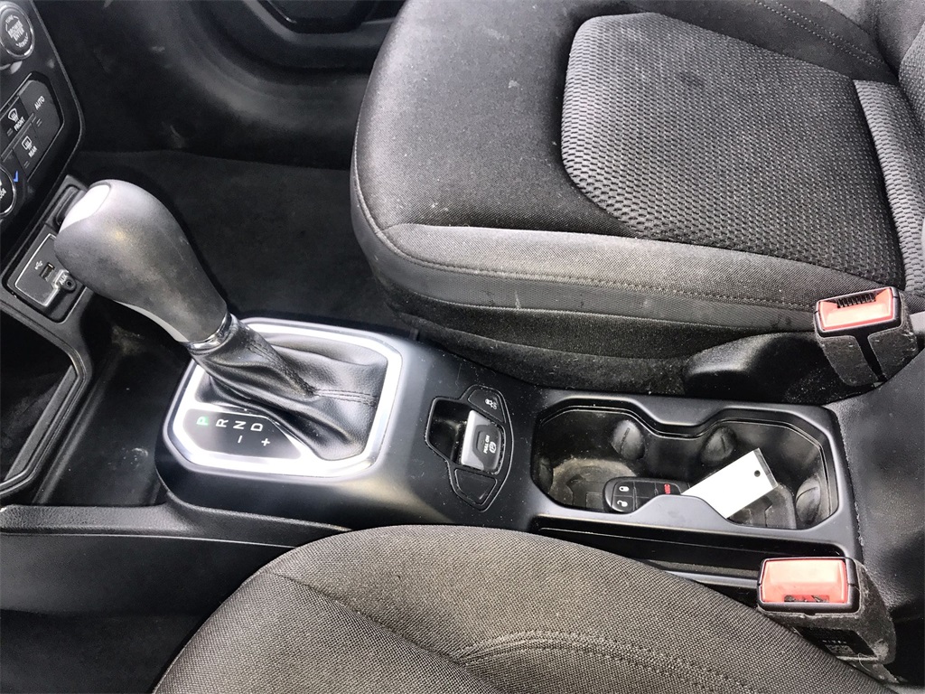 2018 Jeep Renegade Latitude North Edition photo 16