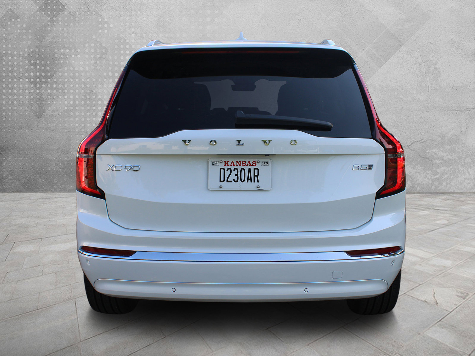 2026 Volvo XC90 B5 Core photo 4