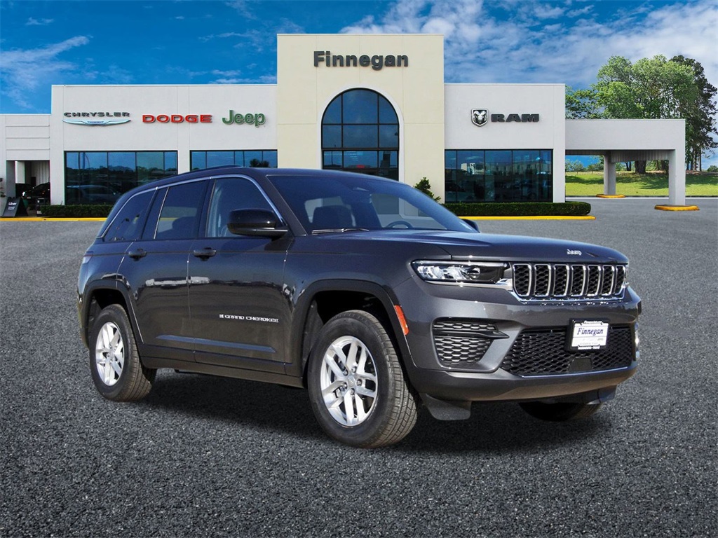 2025 Jeep Grand Cherokee Laredo's photo