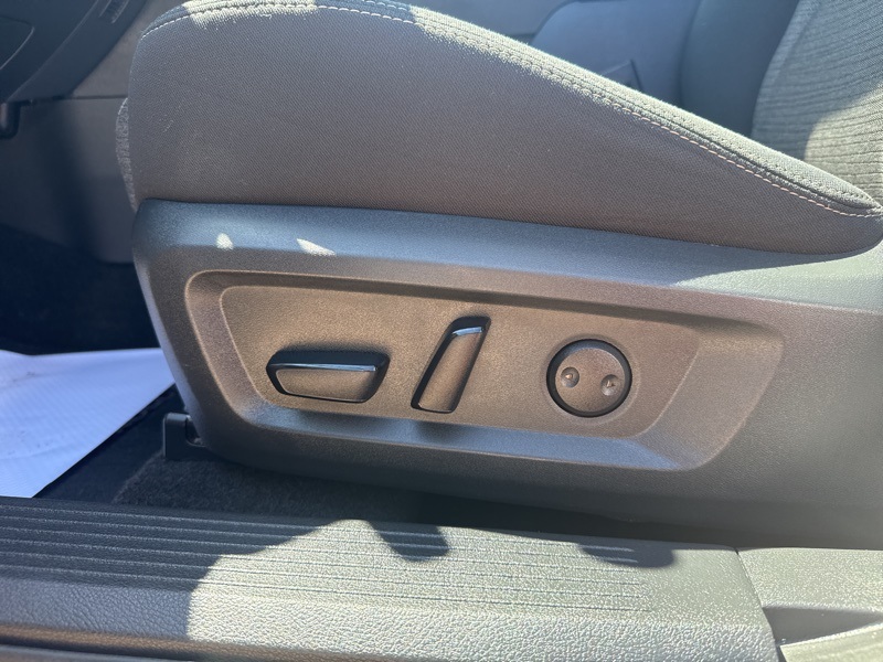 2022 Nissan Rogue SV photo 21