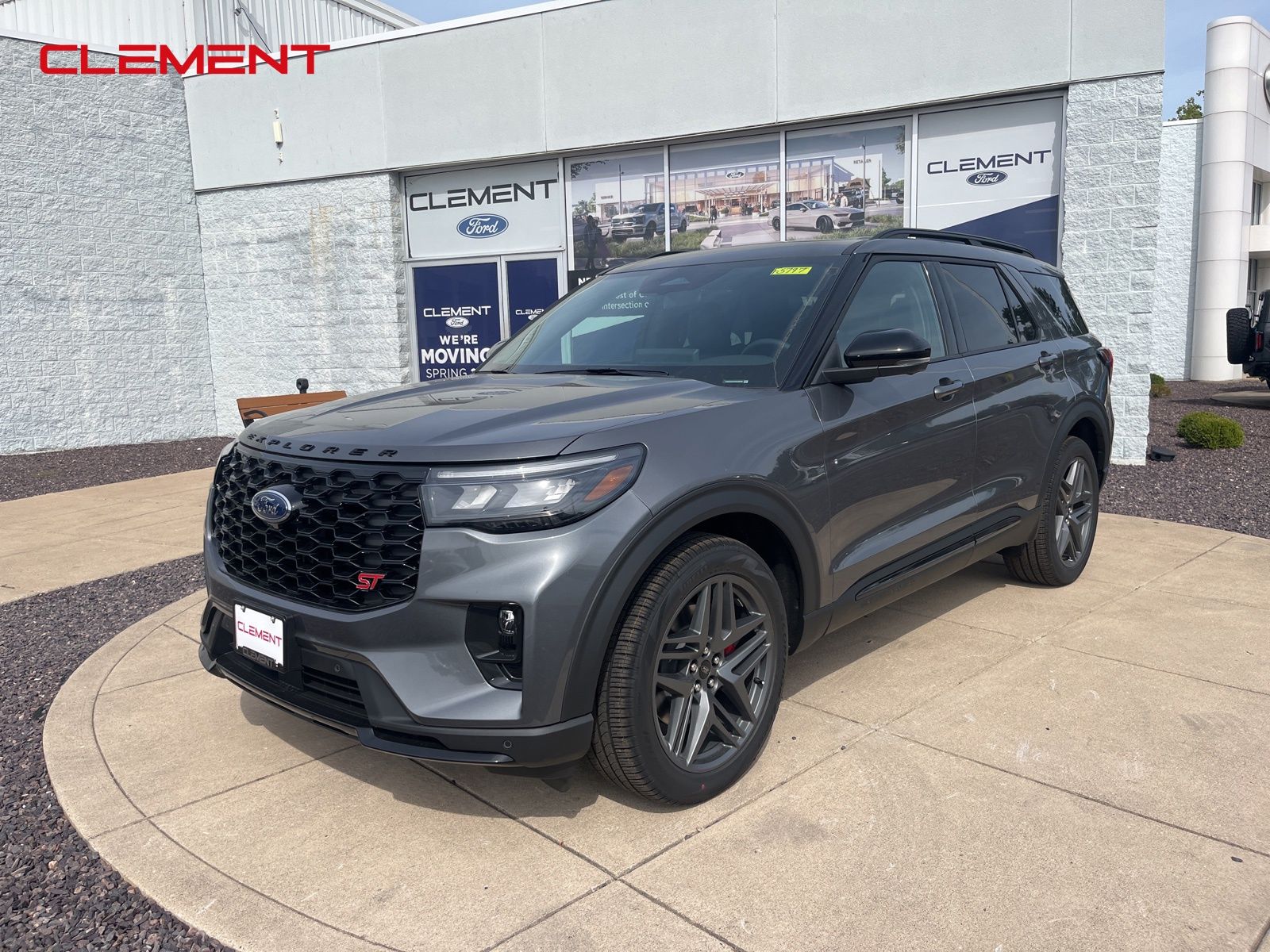 2025 Ford Explorer ST's photo