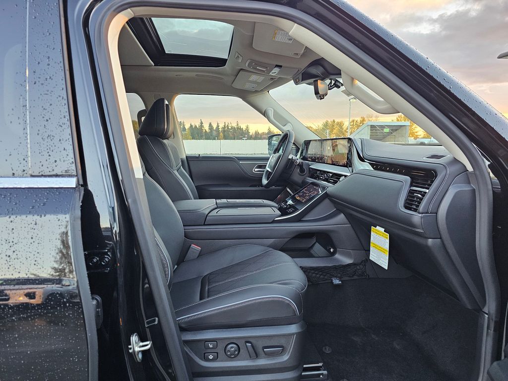 2025 Infiniti QX80 Sensory photo 9