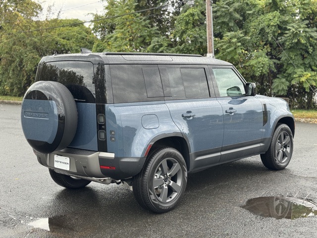 2026 Land Rover Defender 110 S photo 4
