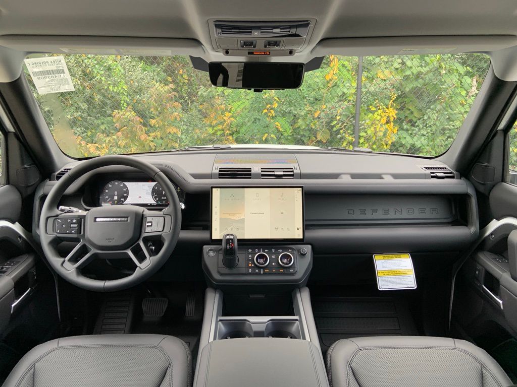 2026 Land Rover Defender 110 S photo 18