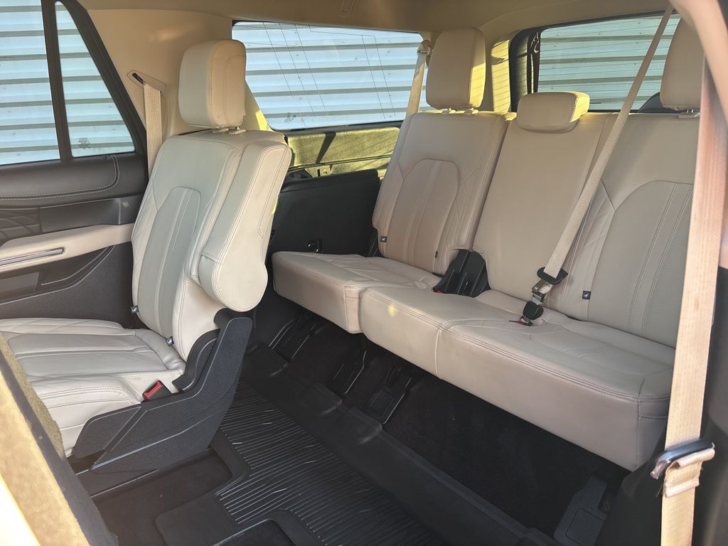 2022 Ford Expedition MAX Platinum photo 25