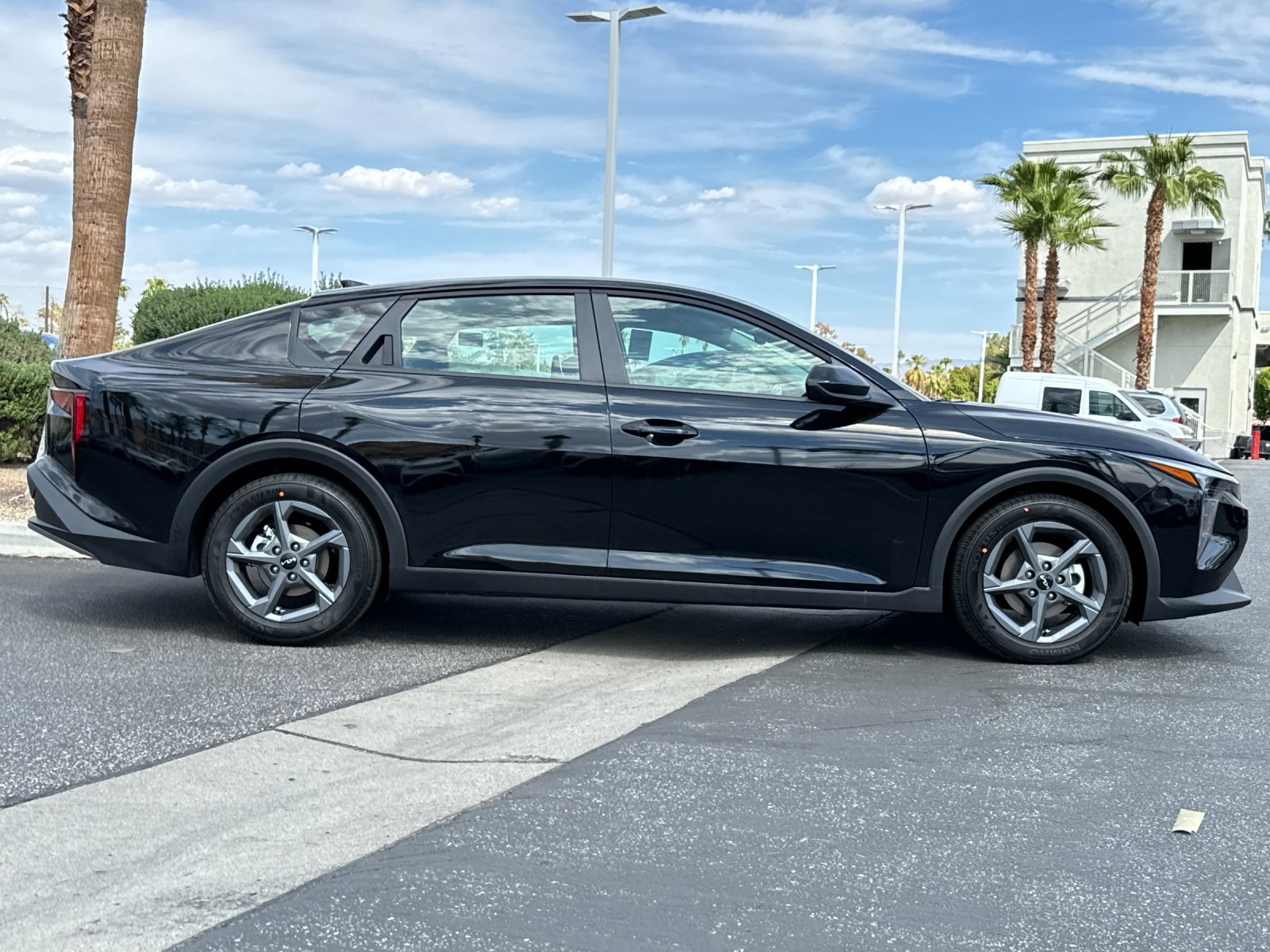 2025 Kia K4 LXS photo 2