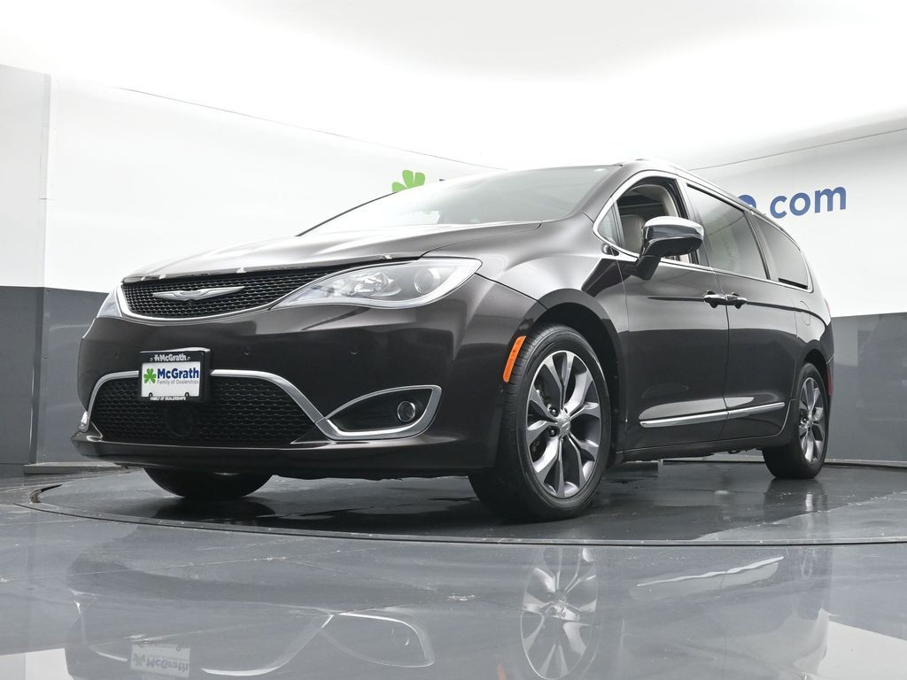 2017 Chrysler Pacifica Limited photo 4