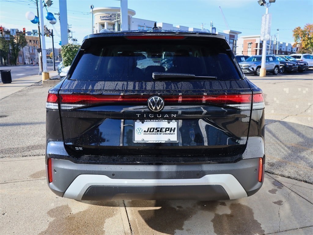 2026 Volkswagen Tiguan SE photo 3