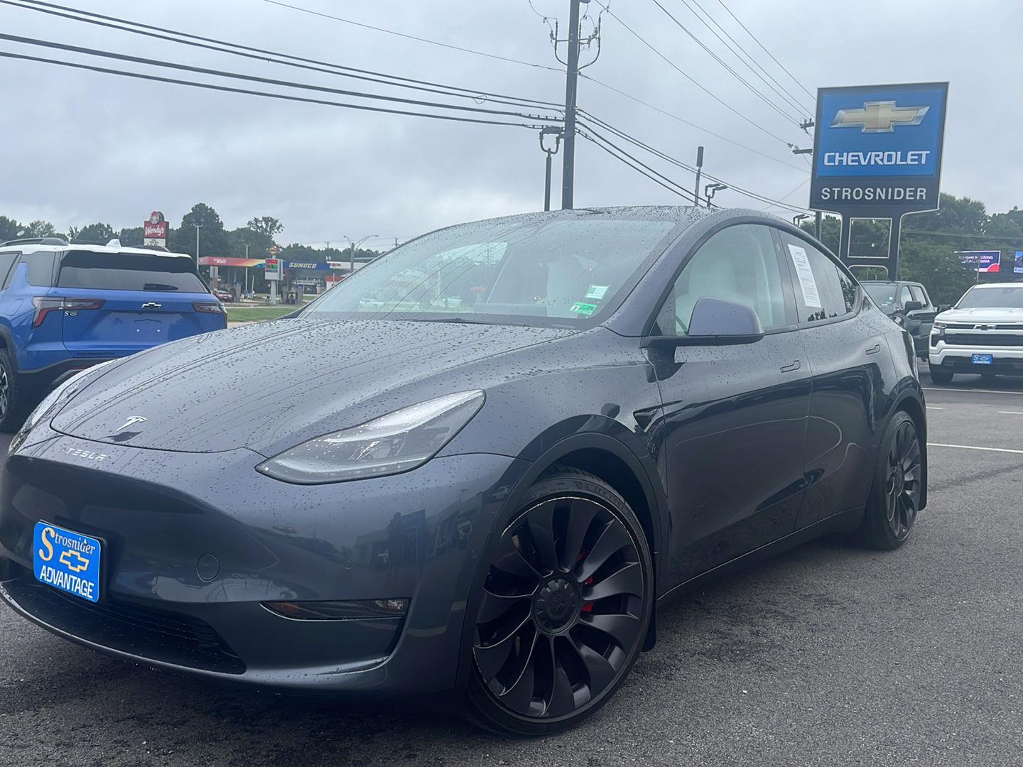 Used 2021  Tesla Performance image 1