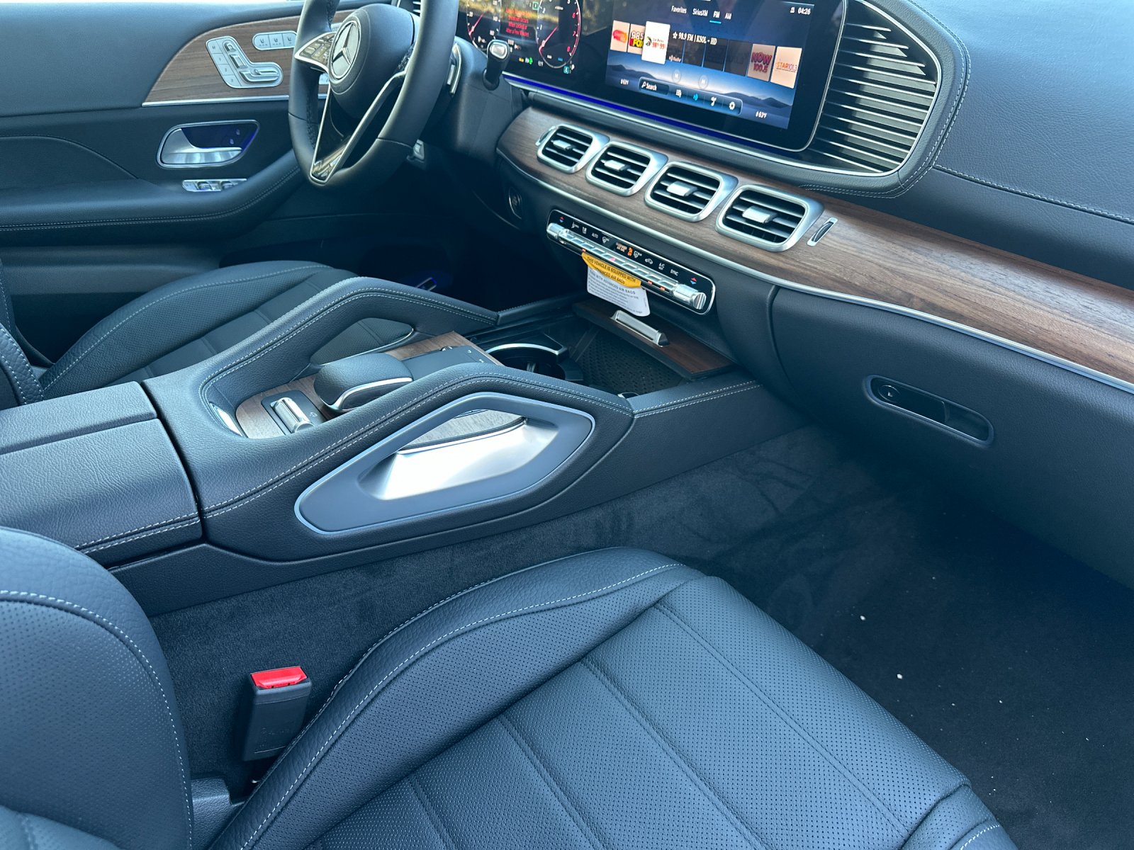 2026 Mercedes Benz GLS 450 4MATIC photo 14