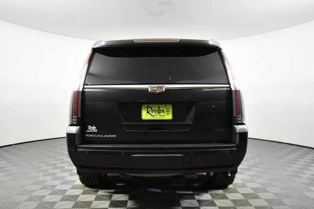 2016 Cadillac Escalade Luxury photo 11