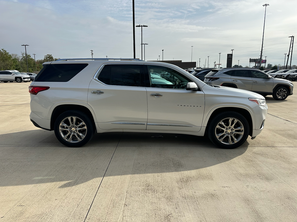 2020 Chevrolet Traverse High Country photo 3