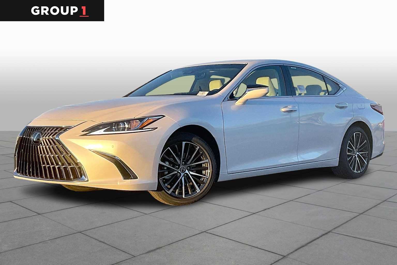 2025 Lexus ES 350's photo