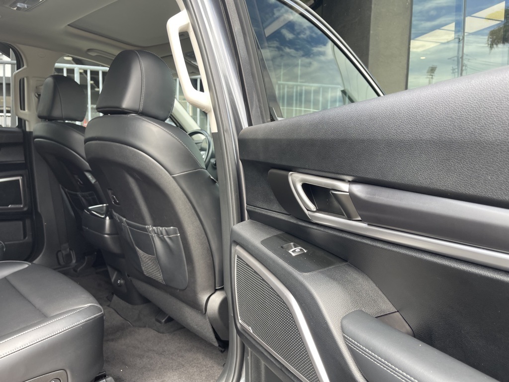 2024 Kia Telluride S photo 19