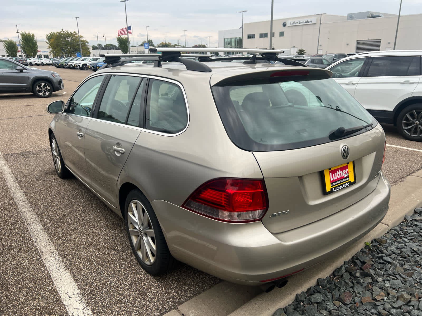 2013 Volkswagen Jetta SportWagen SE photo 2