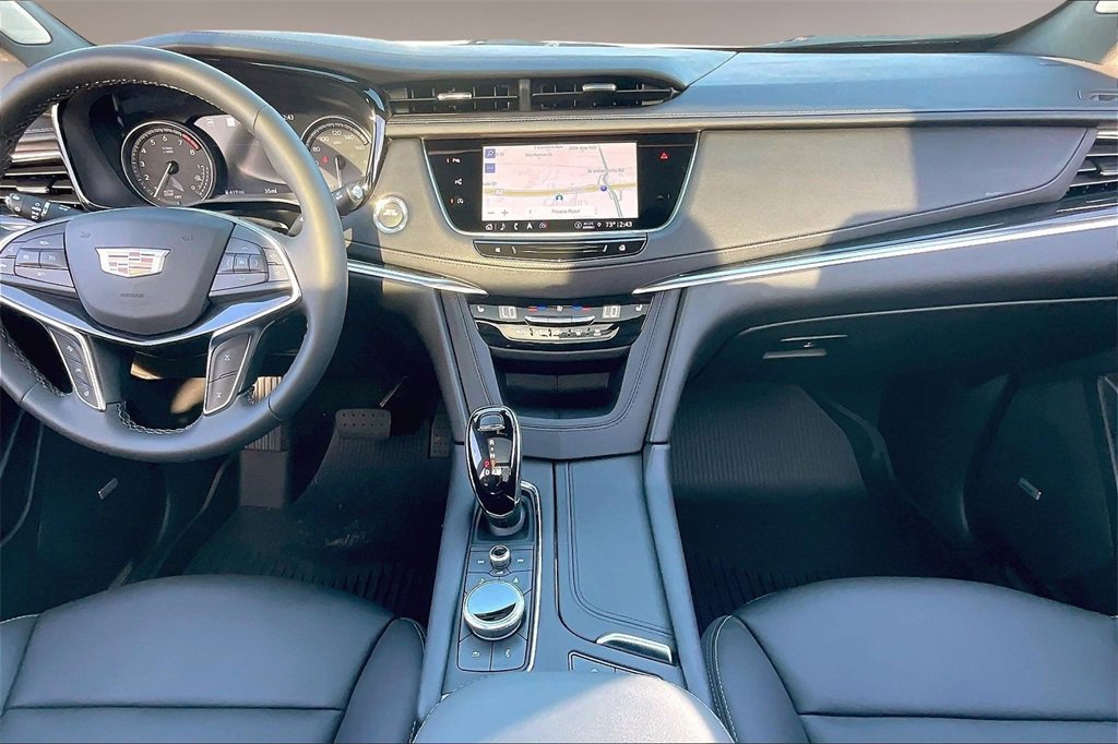 2025 Cadillac XT5 Premium Luxury photo 3