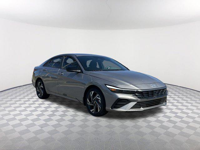 2025 Hyundai Elantra SEL Sport photo 3