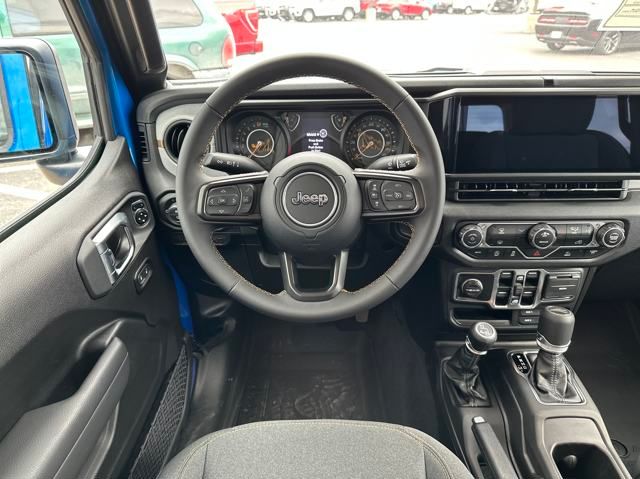 2025 Jeep Gladiator Sport S photo 12