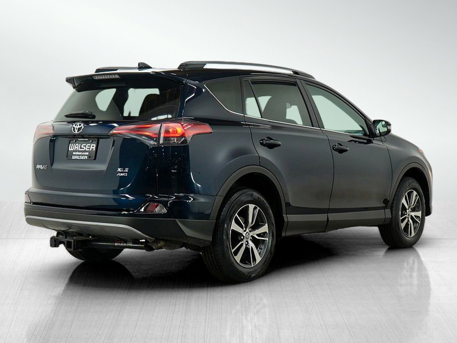 2017 Toyota RAV4 XLE photo 5