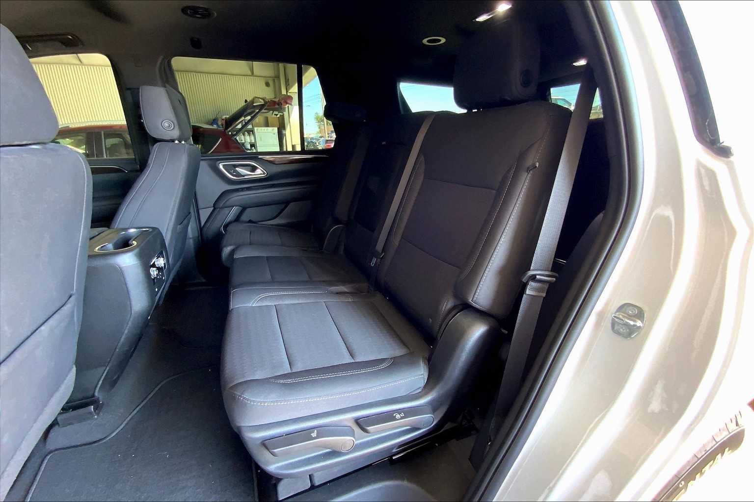2024 Gmc Yukon SLE photo 19