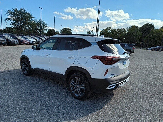 2023 Kia Seltos S photo 3