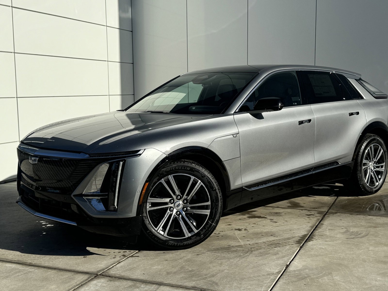 Used 2025 Cadillac LYRIQ Luxury 1 with VIN 1GYKPNRL8SZ305625 for sale in Colma, CA