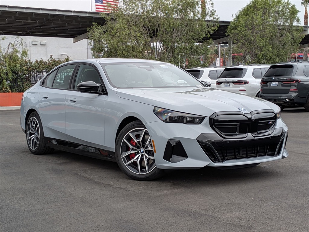 2025 BMW i5 M60's photo