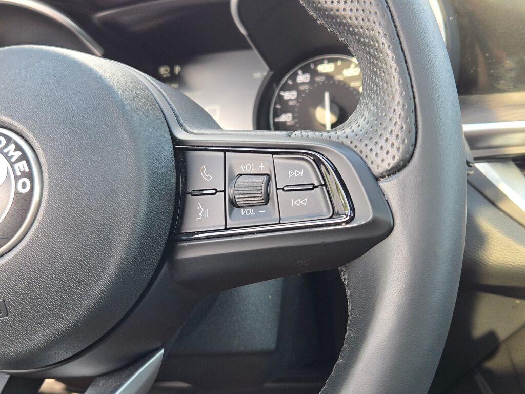 2022 Alfa Romeo Stelvio Ti photo 31