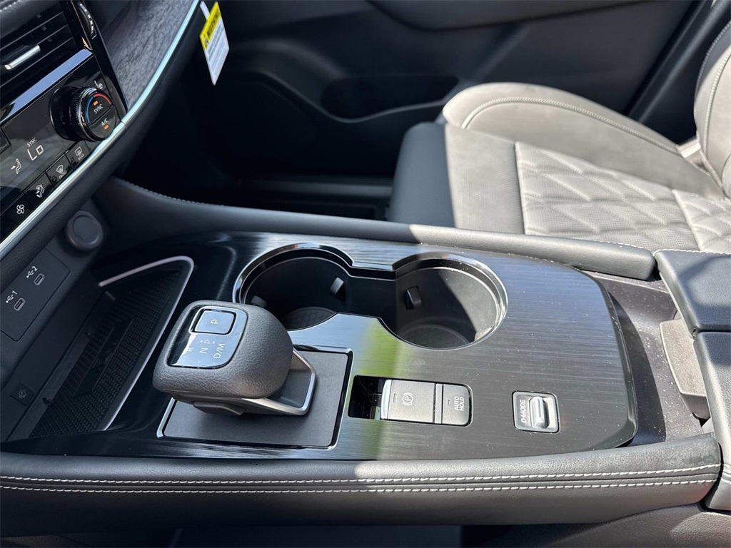 2025 Nissan Rogue Platinum photo 26