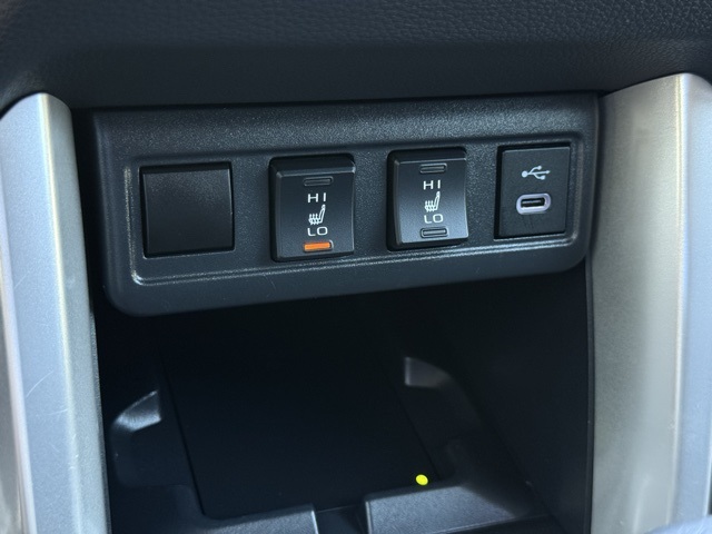 2024 Toyota Corolla Cross XLE photo 33