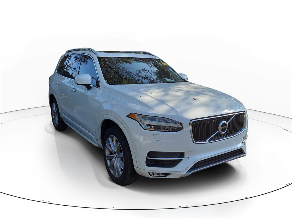 2016 Volvo XC90 Momentum's photo